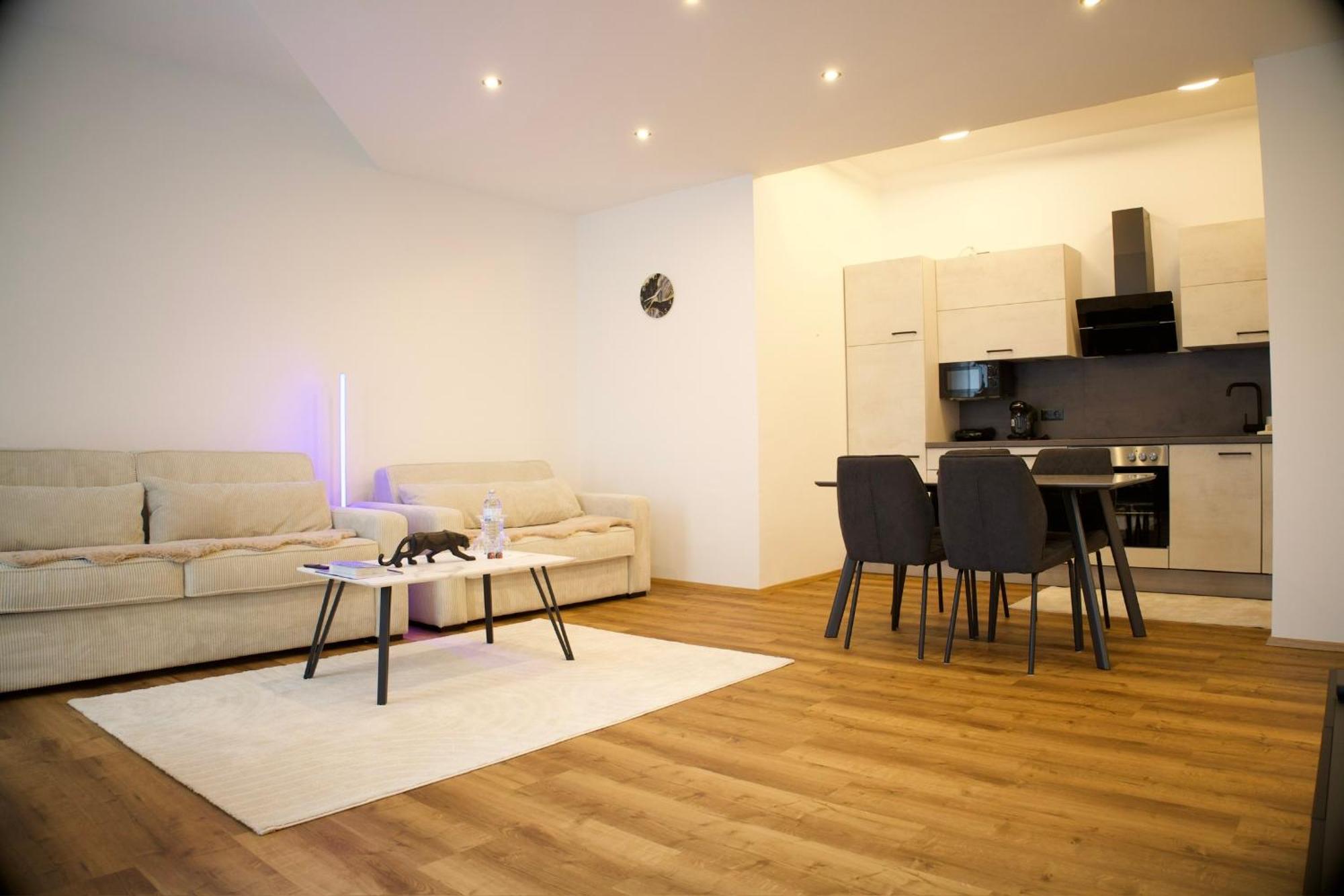 Dc Lofts I Modernes Loft In Der Stadt Salzburg Fuer Bis Zu 5 Personen Exterior foto